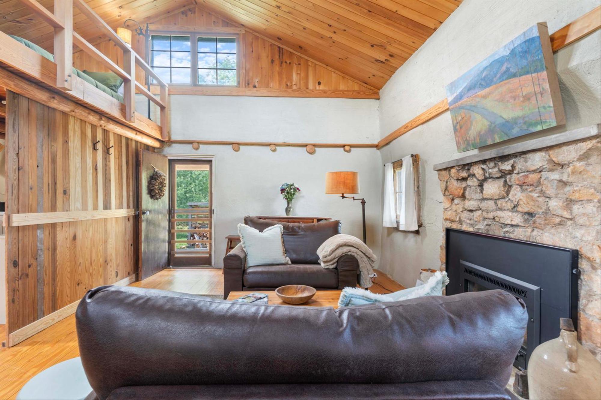 Rustic Baileys Retreat Cabin Near Wineries! Crozet المظهر الخارجي الصورة