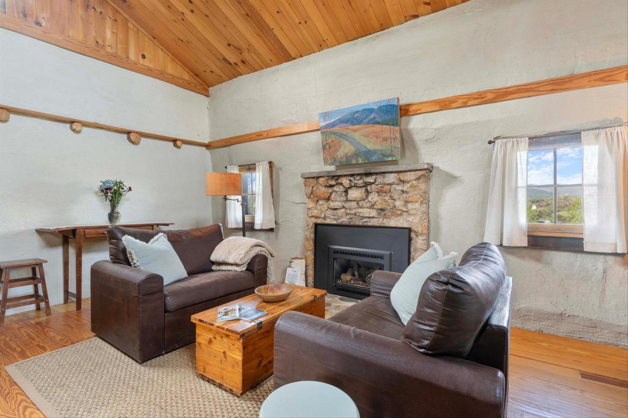 Rustic Baileys Retreat Cabin Near Wineries! Crozet المظهر الخارجي الصورة