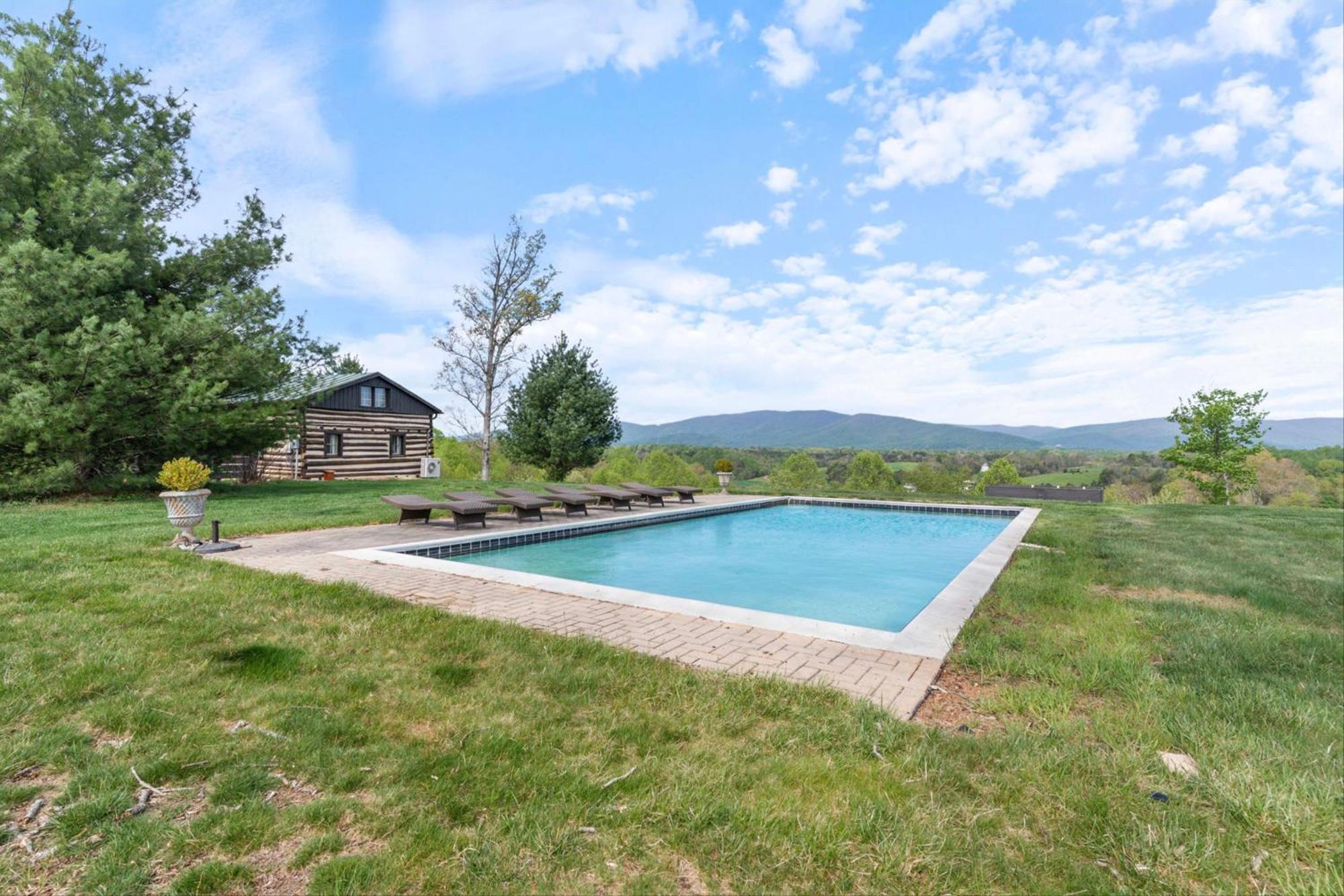 Rustic Baileys Retreat Cabin Near Wineries! Crozet المظهر الخارجي الصورة